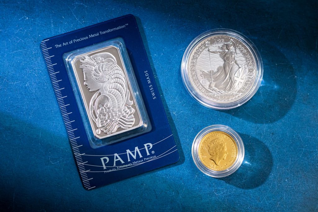 Gold silver slump: Worst Fed minutes keep hike risk alive